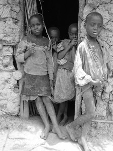 Batwa Kinder – fotografiert von Fritz Ofner