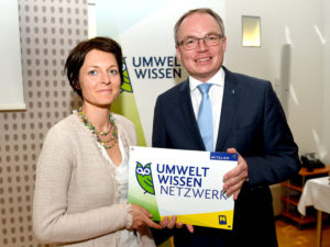 JGI-A Geschäftsfüherin Diana Leizinger und Umwelt-Landesrat Dr. Stephan Pernkopf